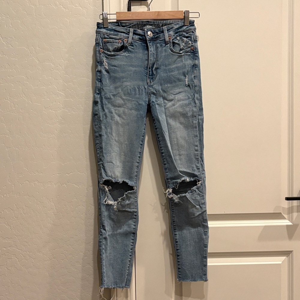 American Eagle Outfitters Light Blue Distressed Jeans